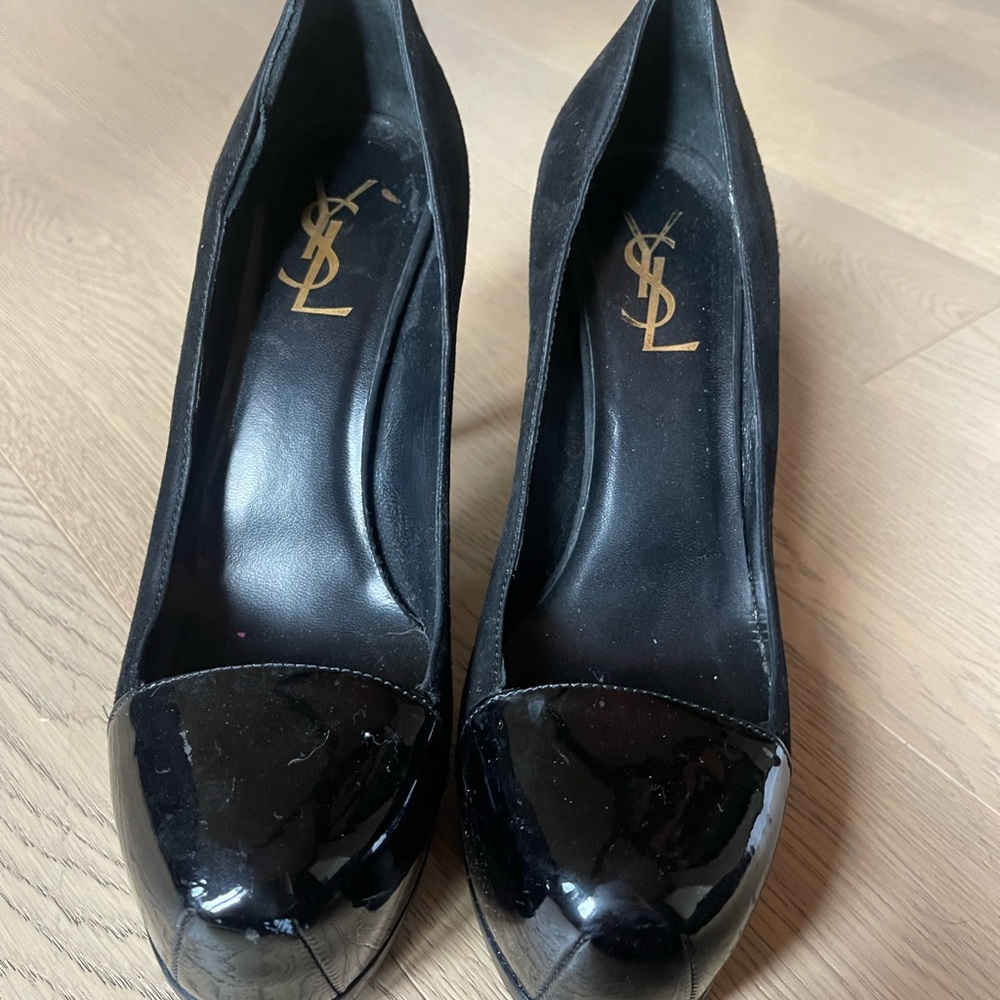 Yves Saint Laurent Black Patent Leather Heels